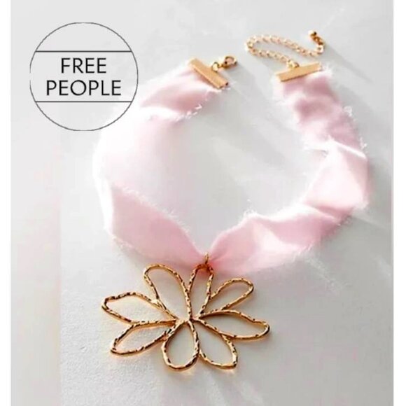 Free People Jewelry - Free People Velvet Choker NWT